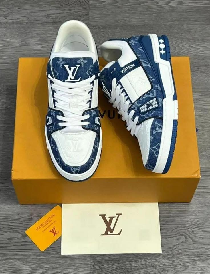 Baskets Louis Vuitton "LV Trainer" en Denim Monogramme - Édition Limitée