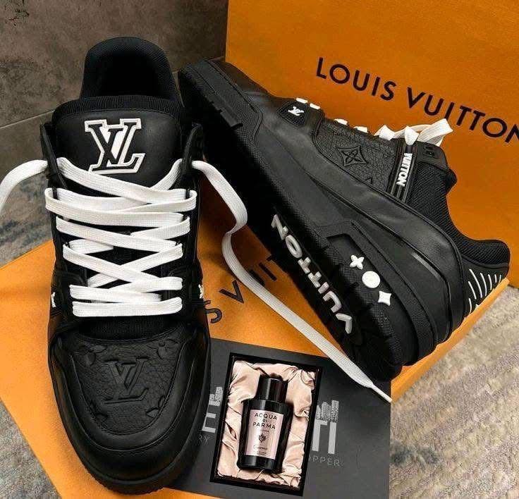 Baskets Louis Vuitton "LV Trainer" en Denim Monogramme - Édition Limitée